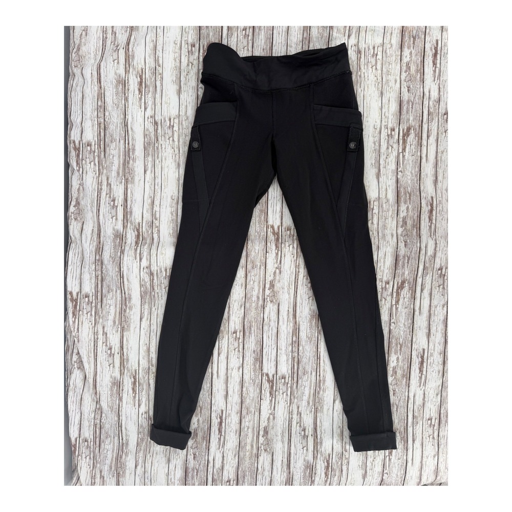 Wicked Cute Lululemon Black Cargos Pocket Athletic Leggings Yoga Pants Size 2